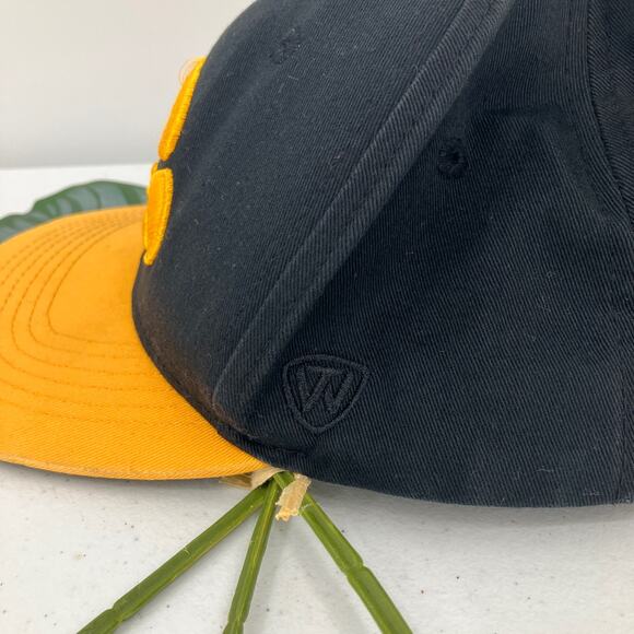 Top Of The World Black Iowa Hawkeye University Snap Back Flat Bill Youth Hat Cap - Picture 6 of 12